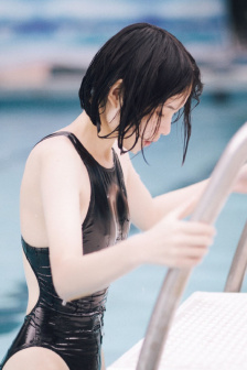 厨房美妇雪臀